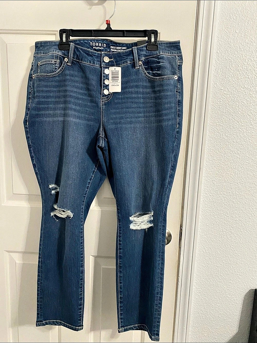 Torrid Perfect Skinny Ankle Premium Stretch Distressed Skinny Jeans in Blue Size